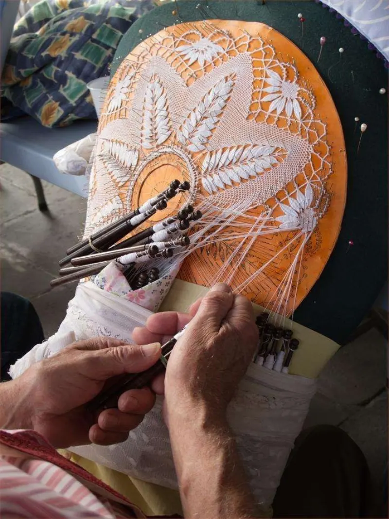 Taller de Ganchillo y Bolillo